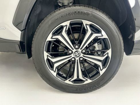 Used 2025 Toyota RAV4 XSE w/ Weather Package AWD/4WD image 29