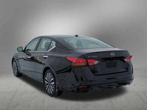 Used 2024 Nissan Altima 2.5 SV image 4