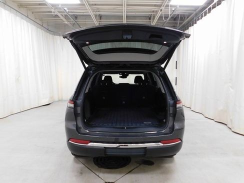 Used 2022 Jeep Grand Cherokee Laredo w/ Luxury Tech Group I image 15