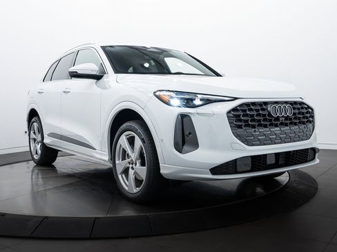 New 2025 Audi Q5 Premium Plus image 2