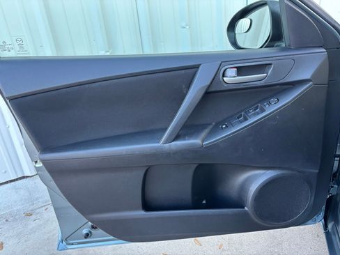 Used 2013 MAZDA MAZDA3 i SV image 13