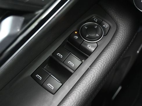 Used 2025 GMC Yukon Denali image 31