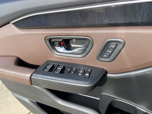 Used 2025 Honda Pilot Elite image 52