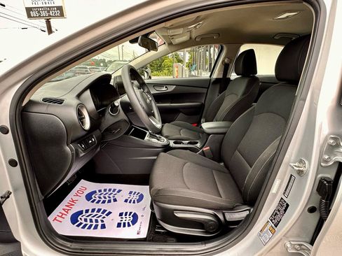 Used 2020 Kia Forte LXS FWD image 9