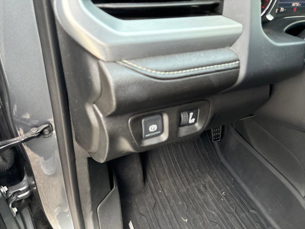 Used 2022 GMC Acadia SLE w/ Elevation Edition FWD image 25