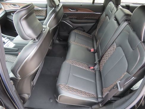 New 2025 Jeep Grand Cherokee Summit w/ Obsidian Package image 27