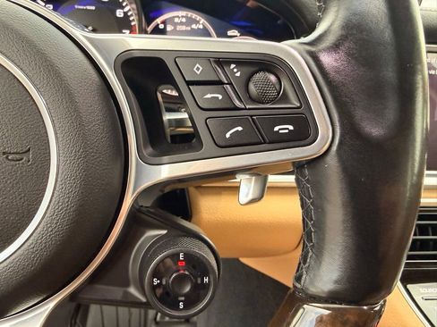 Used 2018 Porsche Panamera 4 AWD/4WD image 20