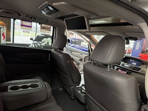Used 2014 Honda Odyssey Touring Elite image 29