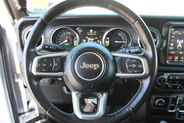Used 2023 Jeep Wrangler Unlimited Sahara w/ Cold Weather Group AWD/4WD image 17