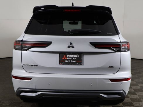 New 2026 Mitsubishi Outlander SEL image 17
