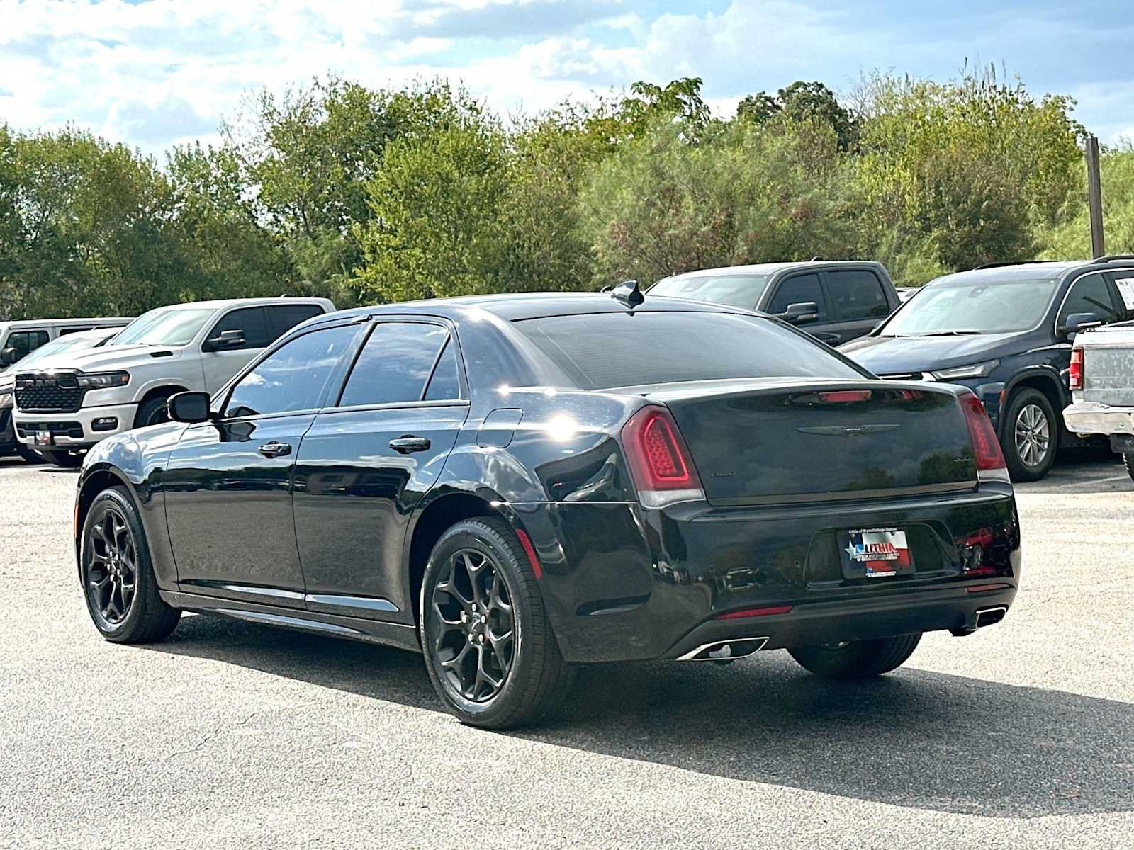 Used 2023 Chrysler 300 Touring L AWD/4WD image 13