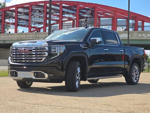 New 2026 GMC Sierra 1500 Denali w/ Denali Reserve Package AWD/4WD image 17