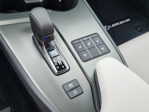 New 2026 Lexus UX 300h FWD image 13