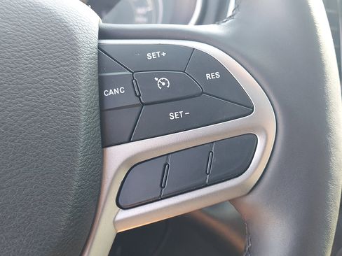 Certified 2019 Jeep Cherokee High Altitude image 23