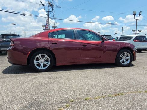 Used 2019 Dodge Charger SXT RWD image 4