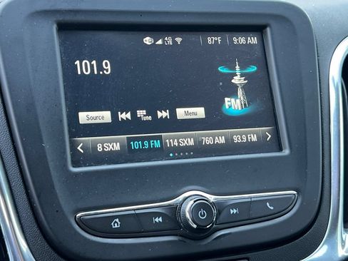 Used 2018 Chevrolet Equinox LT FWD image 25