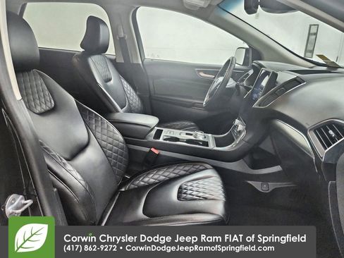 Used 2024 Ford Edge Titanium image 24