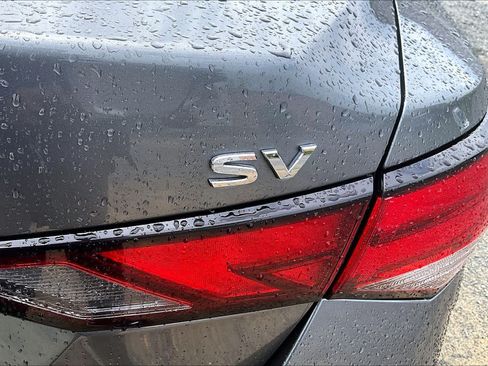 Used 2024 Nissan Sentra SV FWD image 10