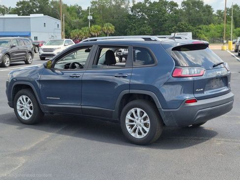 Used 2020 Jeep Cherokee Latitude w/ Cold Weather Group AWD/4WD image 7