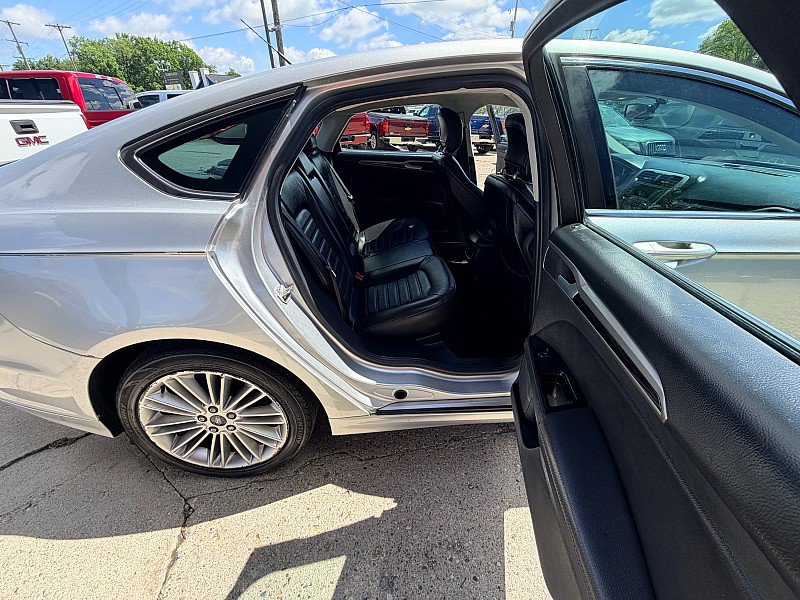 Used 2013 Ford Fusion SE FWD image 14
