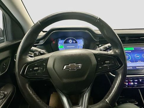 Used 2022 Chevrolet Bolt EUV LT w/ Convenience Package image 11