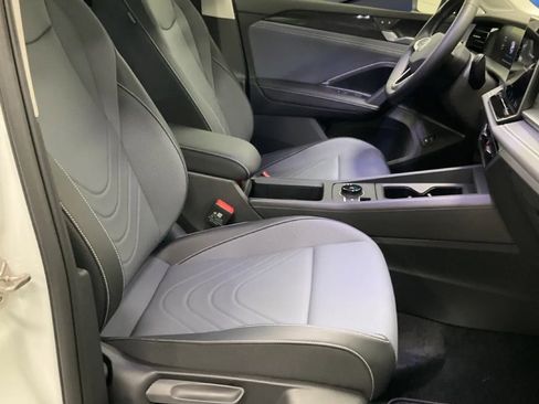 New 2026 Volkswagen Tiguan SE AWD/4WD image 9