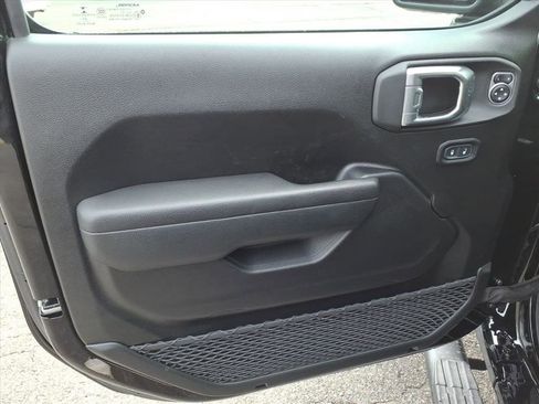 Used 2023 Jeep Wrangler Sport S image 18