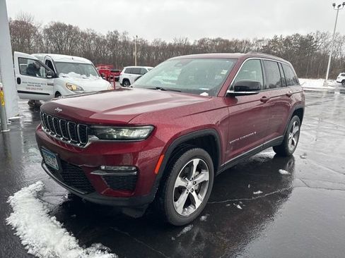 Used 2023 Jeep Grand Cherokee Limited w/ Trailer Tow Prep Group (B) image 4