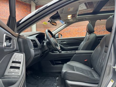 Used 2022 Nissan Rogue Platinum w/ Head-Up Display Package AWD/4WD image 23