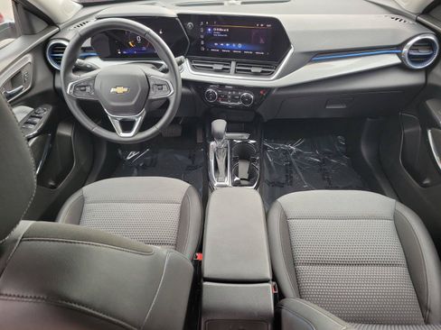 Used 2025 Chevrolet Trax LT w/ Driver Confidence Package FWD image 7