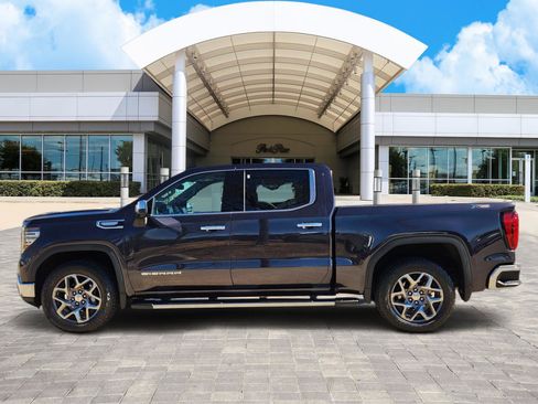 Used 2025 GMC Sierra 1500 SLT image 3