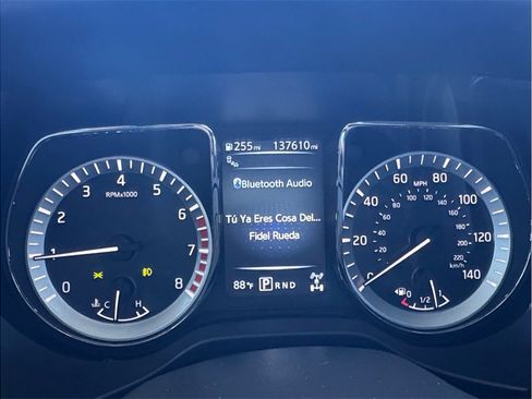 Used 2017 Nissan Titan SV AWD/4WD image 15