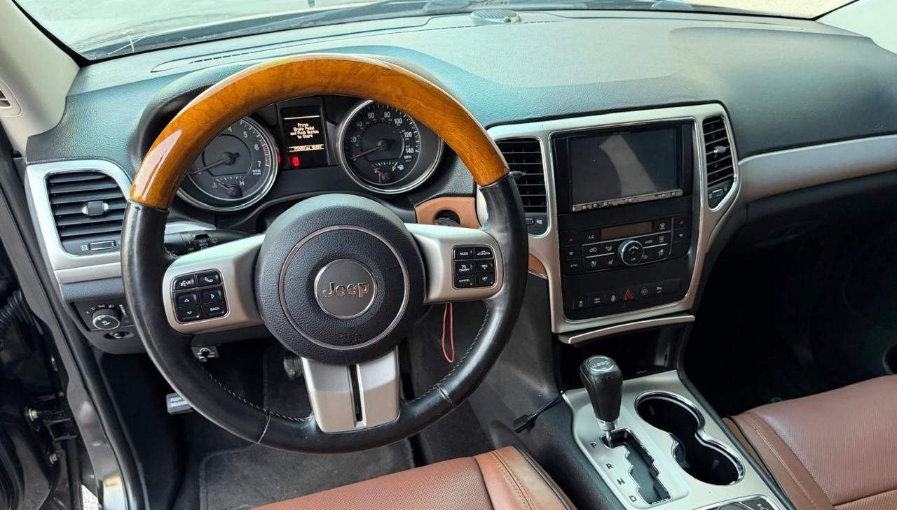 Used 2011 Jeep Grand Cherokee Overland AWD/4WD image 17