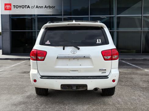 Used 2016 Toyota Sequoia Platinum AWD/4WD image 4
