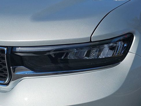 New 2025 Jeep Grand Cherokee L Limited w/ Trailer Tow Package image 33