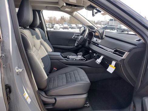 New 2026 Mitsubishi Outlander SE image 12