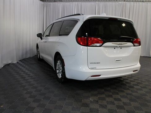 Used 2020 Chrysler Voyager Lxi image 18