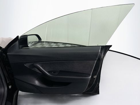 Used 2021 Tesla Model 3 Standard Range image 31