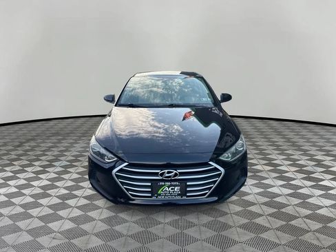 Used 2017 Hyundai Elantra SE FWD image 3