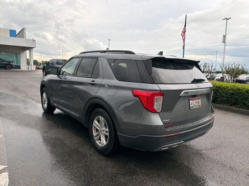 Used 2022 Ford Explorer XLT w/ Equipment Group 202A RWD image 3