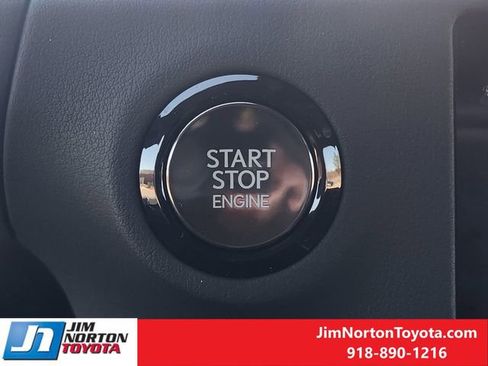 Used 2025 Lexus GX 550 w/ Accessory Package (2T) image 22