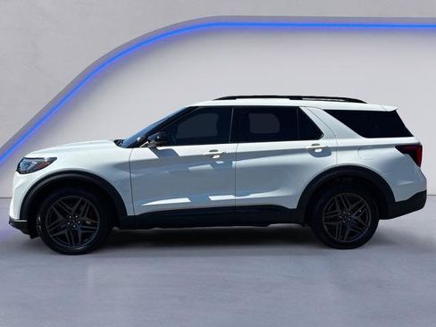 Certified 2025 Ford Explorer ST AWD/4WD image 7