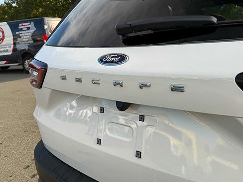 New 2025 Ford Escape ST-Line w/ Tech Pack #1 image 15