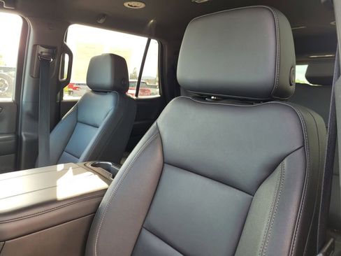 Used 2025 Chevrolet Tahoe LT AWD/4WD image 17