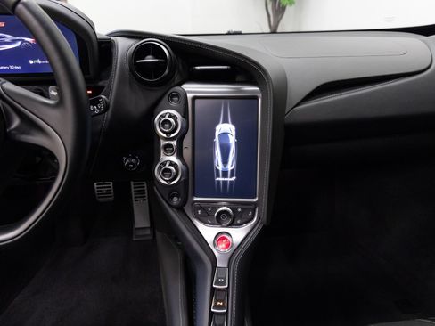 Used 2019 McLaren 720S Luxury RWD image 15