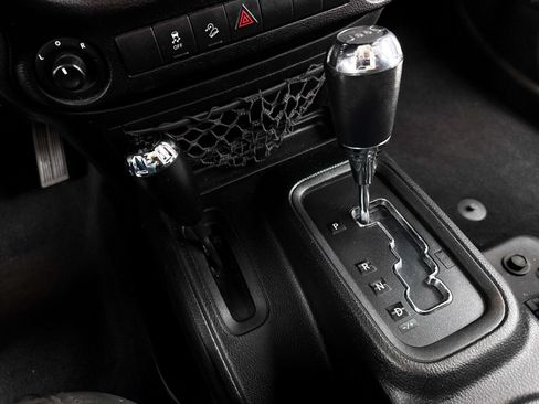 Used 2018 Jeep Wrangler Unlimited Sport S AWD/4WD image 18