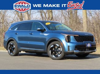 Certified 2025 Kia Sorento EX w/ EX Panoramic Sunroof Package video 1