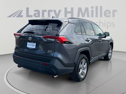 Used 2025 Toyota RAV4 XLE AWD/4WD image 5