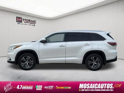 Used 2016 Toyota Highlander XLE AWD/4WD image 4