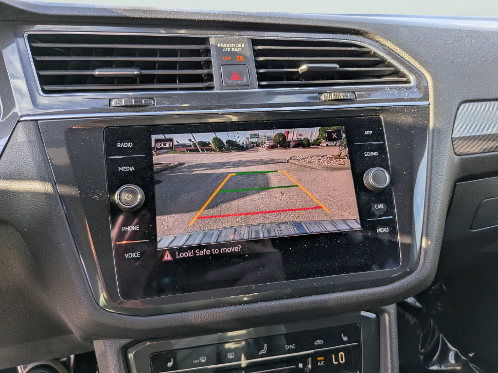 Certified 2023 Volkswagen Tiguan SE R-Line FWD image 23